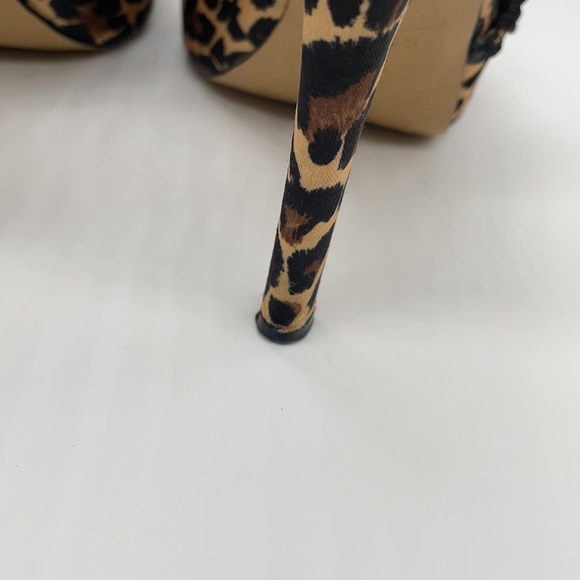 Betsey Johnson Leopard print heels - Picture 7 of 11